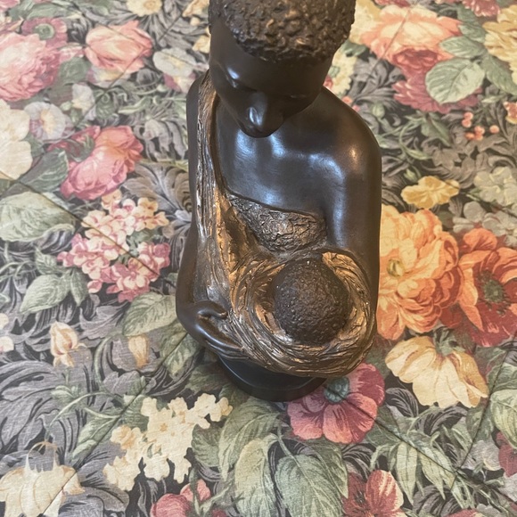 Sculpture - Picture 4 of 5